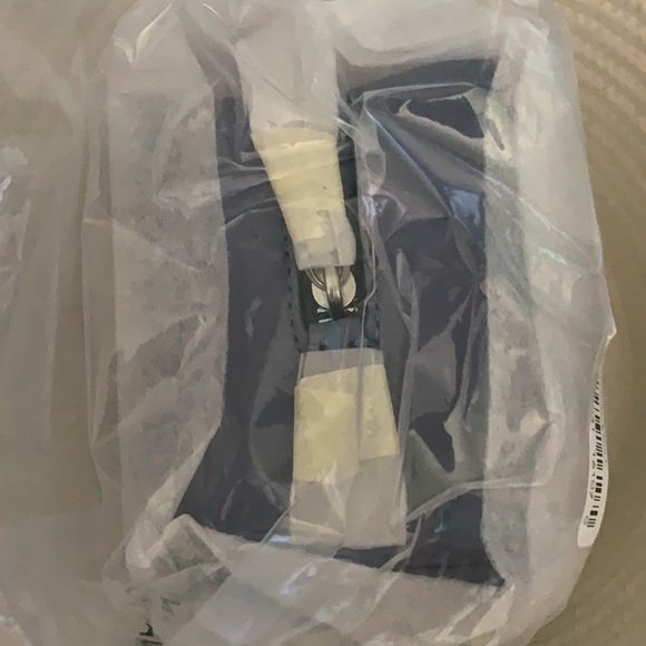 NWT Disney x Coach Cinderella boxy cosmetic case - Picture 6 of 6